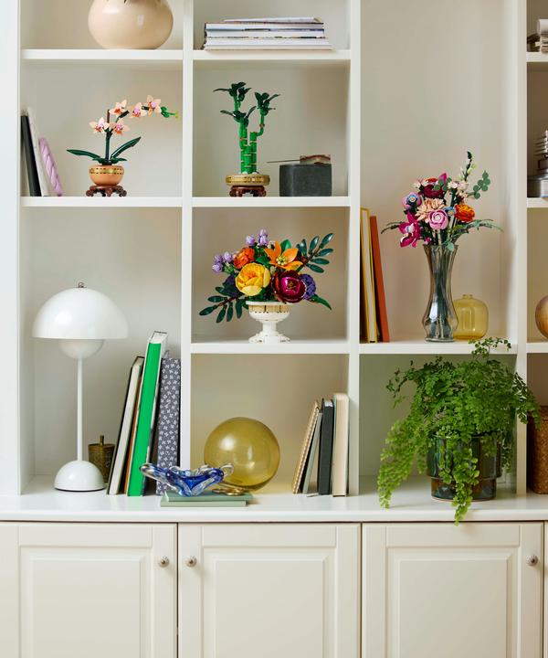 Actual product image LEGO Flower arrangement (10345, LEGO Botanical, LEGO Rare Sets)