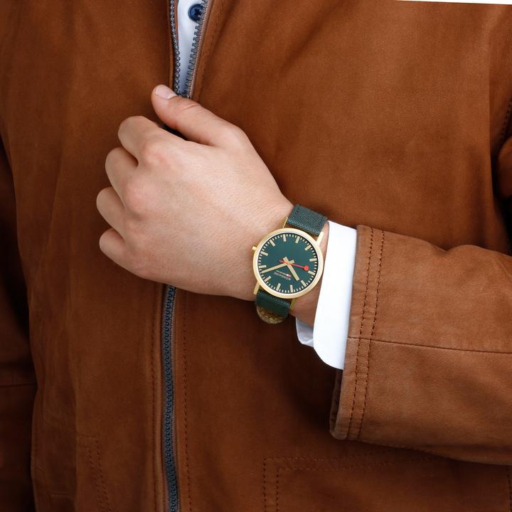Immagine prodotto Mondaine Classic - von der Natur inspiriert - Ip Gold (Orologio da polso analogico, 40 mm)