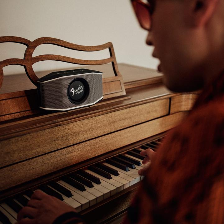 Produktbild Teufel Fender x ROCKSTER GO 2 Bluetooth Speaker wireless steel black (28 h)