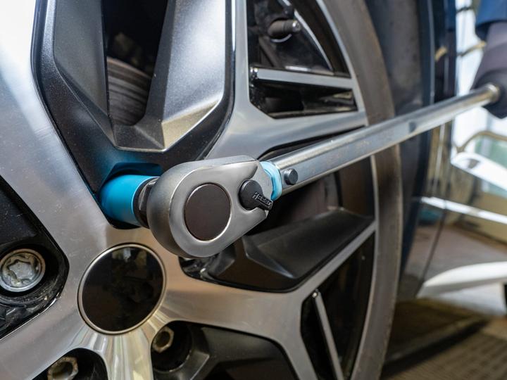 Image du produit HAZET Clé dynamométrique 6123-1CTCAL - Tolérance : 2% - Carré massif 12,5 mm (1/2) (1/2", 60 Nm, 320 Nm)