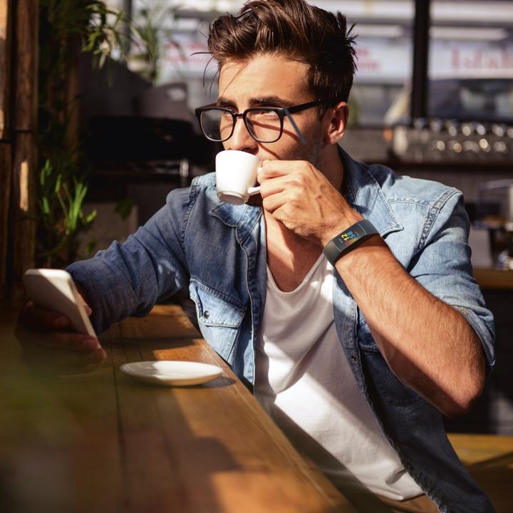 Produktbild Hama Armband für Fitbit Charge 5, Uhrenarmband zum Tauschen, universal, Schw. (22 mm, Thermoplastische Polyurethane (TPU))