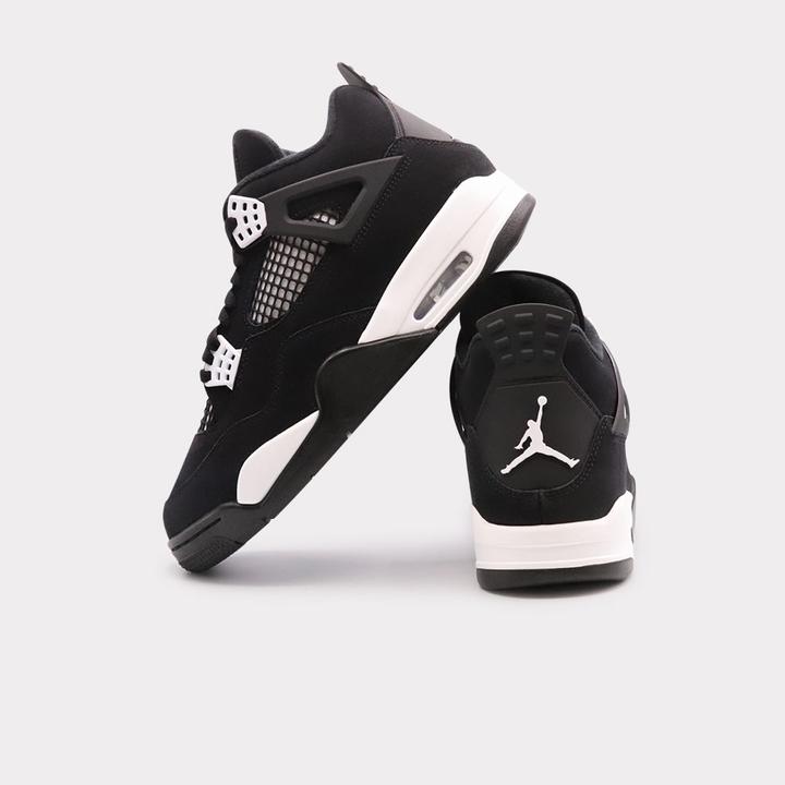 Image du produit Nike Air Jordan 4 (40)