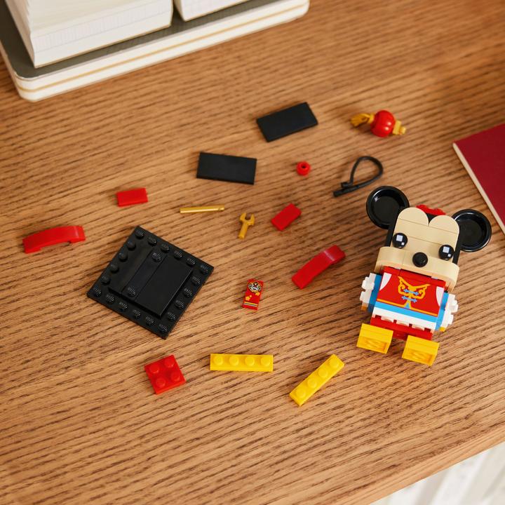 Produktbild LEGO BrickHeadz Micky Maus im Frühlingsfestkostüm (40673, LEGO Brickheadz)