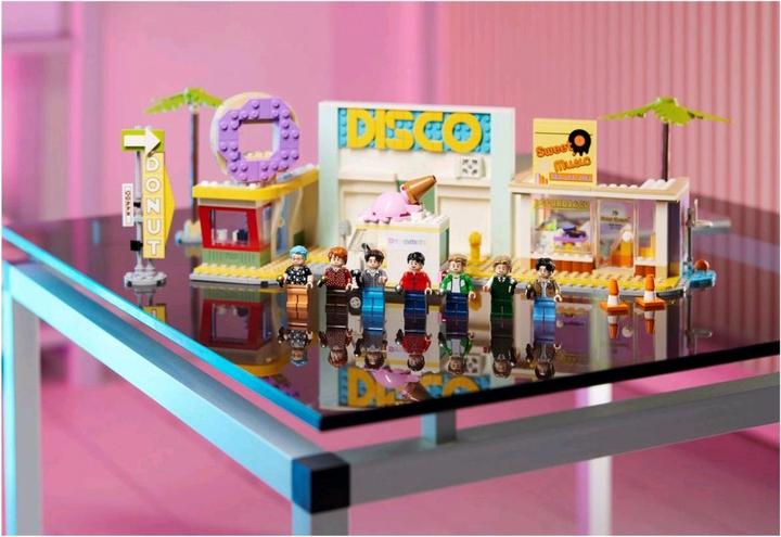 Image du produit LEGO Ideas BTS Dynamite (21339, LEGO Ideas, LEGO difficiles à trouver)