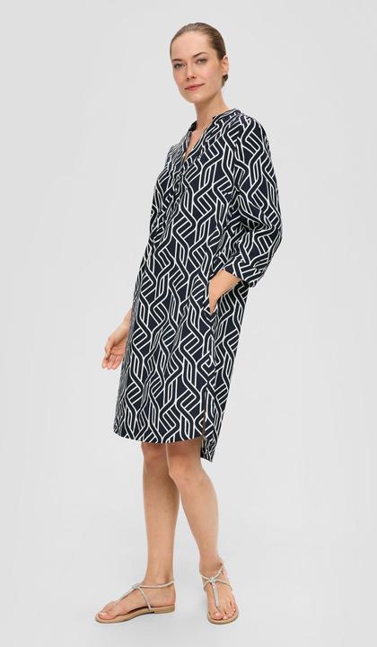 Immagine prodotto S.Oliver Kleid Baumwollkleid mit abgerundetem Saum und grafischem Print (38)