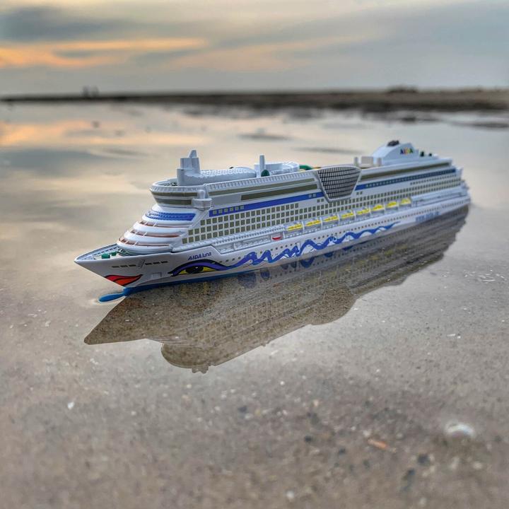 Produktbild Siku Kreuzfahrtschiff