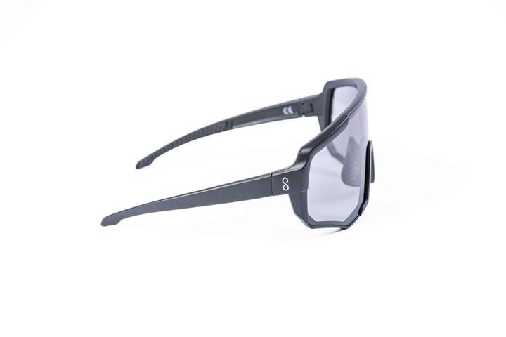 Immagine prodotto Coast Optics Nita XL Sportbrille schwarz mit Photochromen Glas (Nero, Nero)