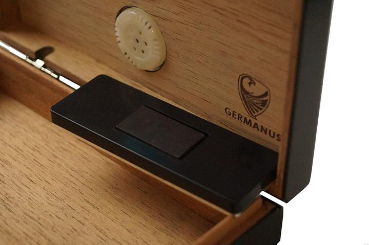 Actual product image Germanus Humidor black (8)