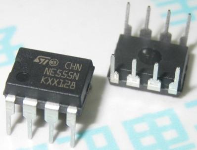 Actual product image ST NE555N Timer IC