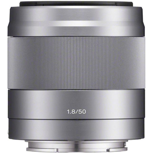 Sony E 50mm f/1.8 OSS, E-Mount (Sony E, APS-C / DX), Objektiv, Silber