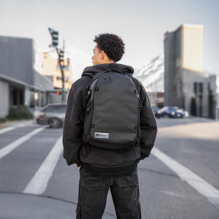 Actual product image Wandrd STRATUS Photo 18 Black (Photo backpack, 18 l)