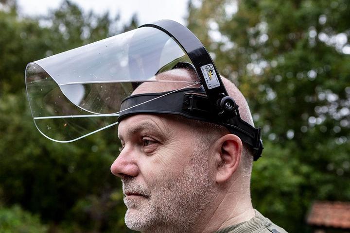 Actual product image Neo Face shield, 1 mm thick (replaceable protective glass)