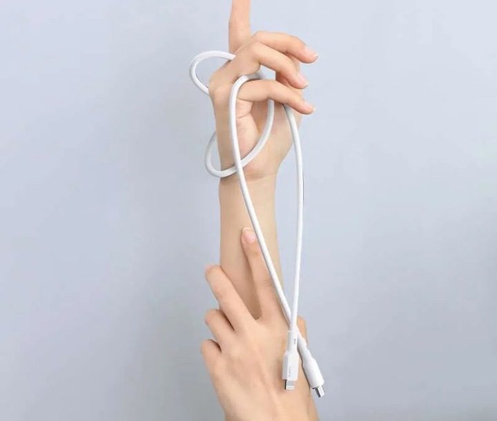 Actual product image Aukey USB-C - Lightning MFi 27W silicone USB cable, 1.8 m (1.80 m, USB 2.0)