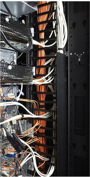 Produktbild APC Hinged Covers for NetShelter SX 750mm Wide Vertical Cable Manager