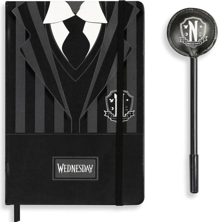 Image du produit Karactermania MERCREDI - Uniform - Gift Box - Notebook A5 + Stylo (A5, Couverture rigide)