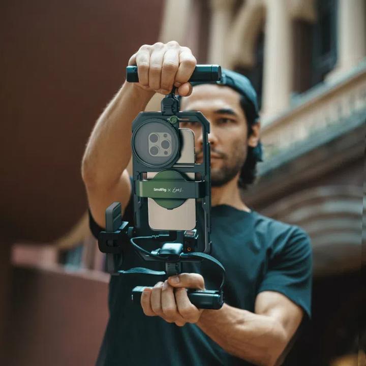 Produktbild SmallRig 4596 x Brandon Li All in One Mobile Video Kit Full Quick Release Co design Edition (Cage, Cage Zubehör, Griff)