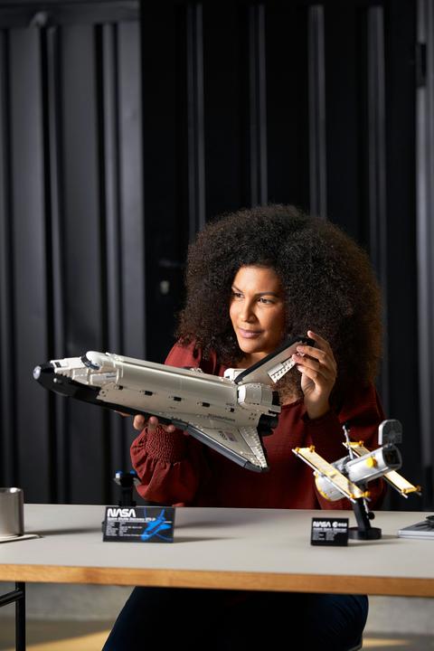 Image du produit LEGO Navette spatiale Discovery de la NASA (10283, LEGO difficiles à trouver)
