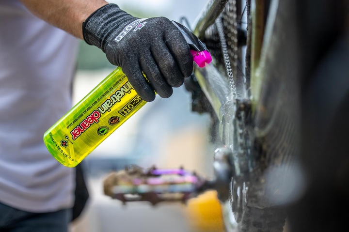 Actual product image Muc-Off eBike Ultimate Bicycle Kit Protect & Lube (1800 ml, Chain cleaner)