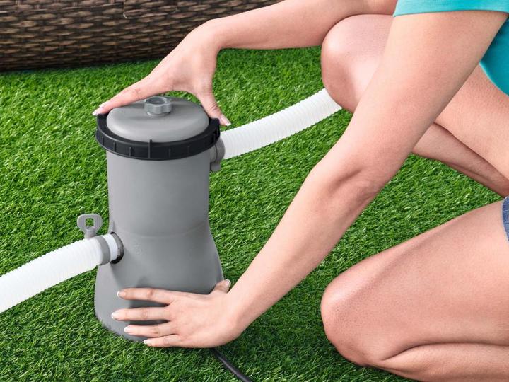 Actual product image Bestway The filter pump is equipped with a 3028 L