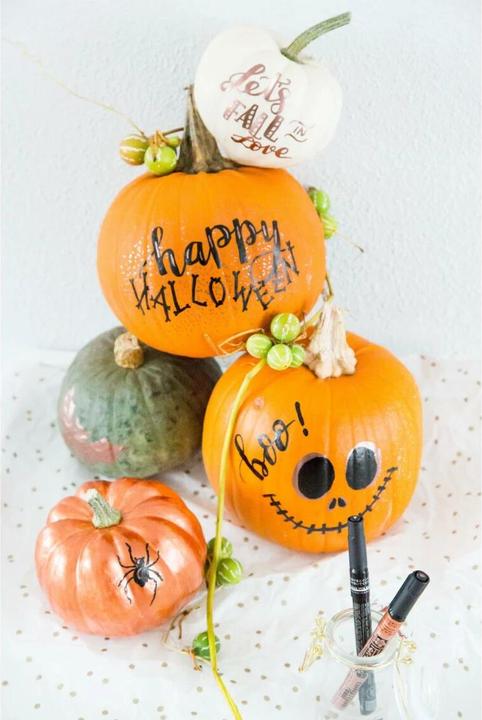 Produktbild Sakura Lackmarker Pen-Touch 2.0 mm, M, Schwarz (1x)