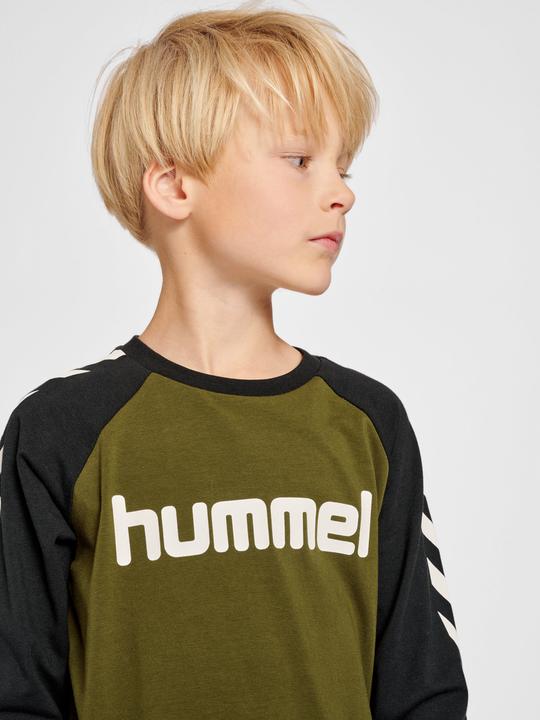 Actual product image hummel Boys T-Shirt L/S (140)
