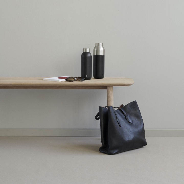Actual product image Stelton Keep Warm vacuum insulated bottle 750 ml - Black (366) (0.75 l)