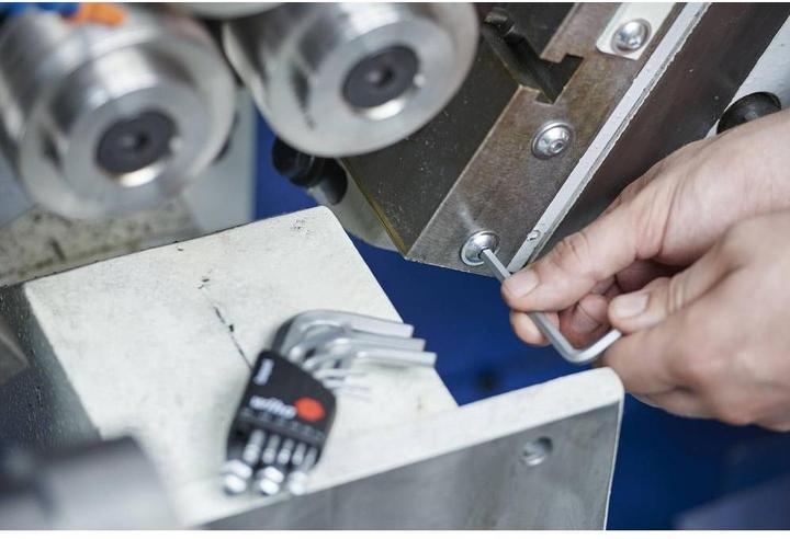 Actual product image Wiha L-key set in holder