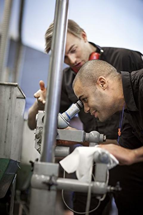 Immagine prodotto Tork Panni per la pulizia Premium 530 a 1 velo 43x38cm bianco 1 rotolo con 710 panni (1 x)