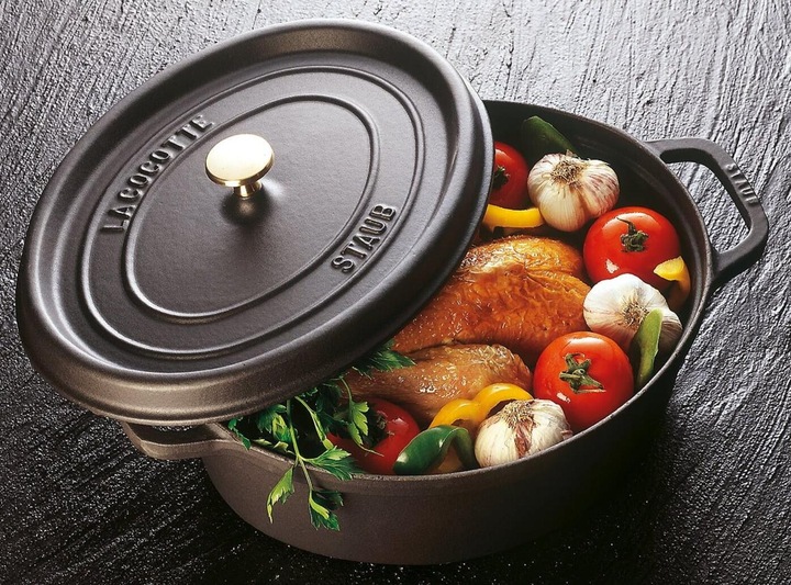 Actual product image Staub Cocotte (24 cm, Casserole + Stewpot, Cast iron)
