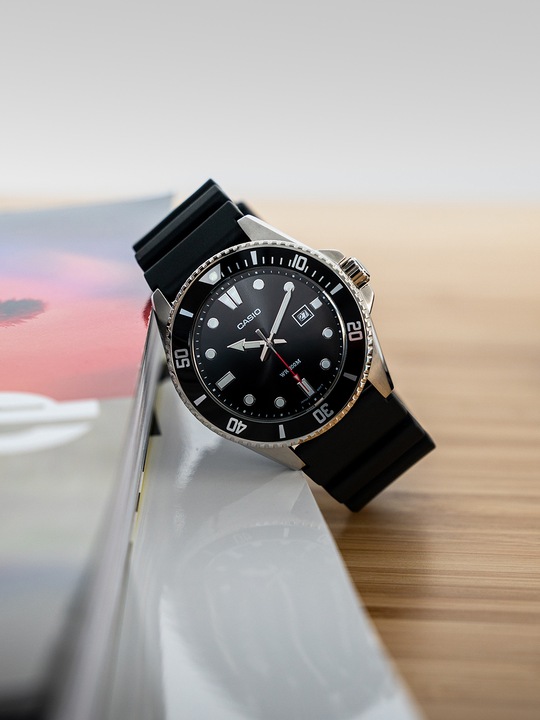 Immagine prodotto Casio Collezione (Orologio con pietra preziosa, 44 mm)