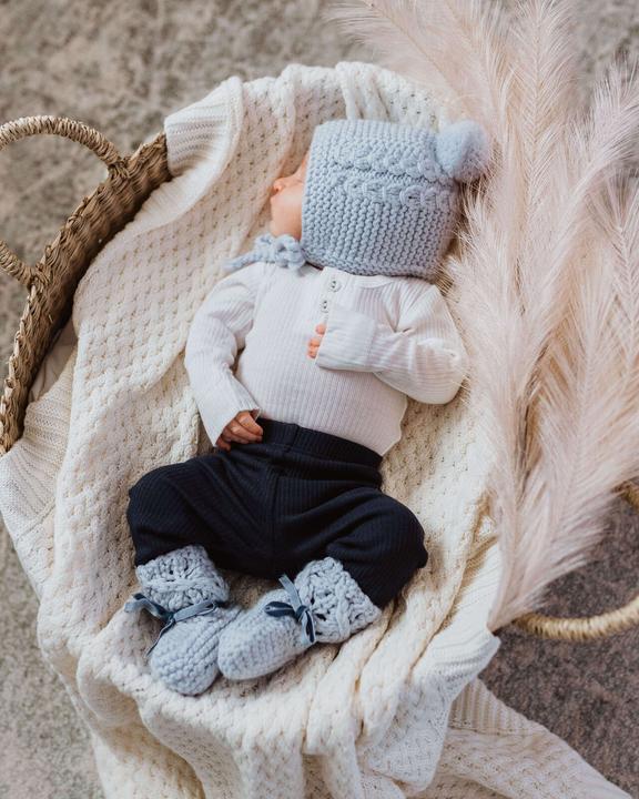 Actual product image Snuggle Hunny Merino hat & booties set