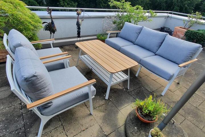 Actual product image Viplounge Host