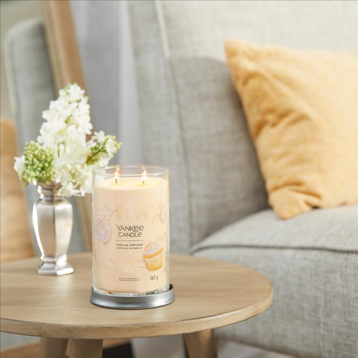 Produktbild Yankee Candle Duftkerze Vanilla Cupcake Signature Large Tumbler (567 g)
