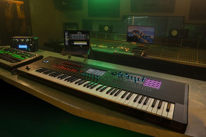 Produktbild Roland FANTOM-07 Synthesizer Keyboard