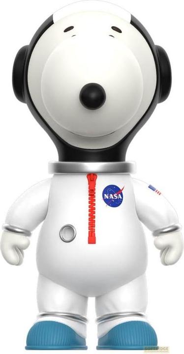 Actual product image Super7 Peanuts Supersize Vinyl Actionfigur Snoopy White Spacesuit 30 cm