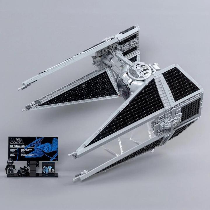 Image du produit iDisplayit Support en acrylique pour LEGO® 75382 Star Wars UCS TIE Interceptor