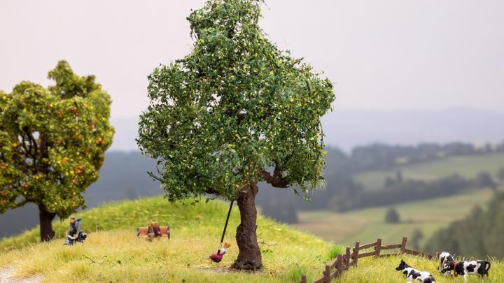 Actual product image Noch TT micro motion tree with swing 12 cm high