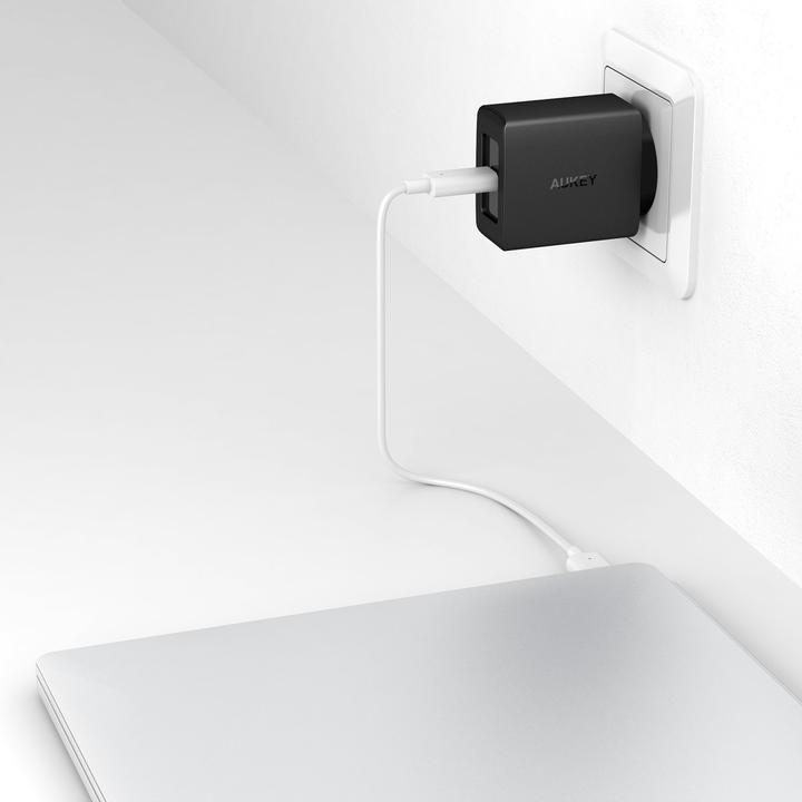 Aukey Pa-Y7 (29 W)