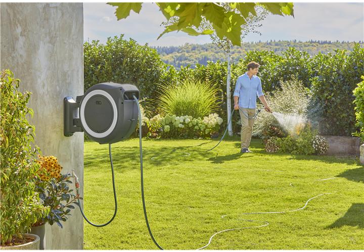 Image du produit Gardena Kit de tuyau mural sans fil PowerRoll XL 18V blanc 35 m (35 m)
