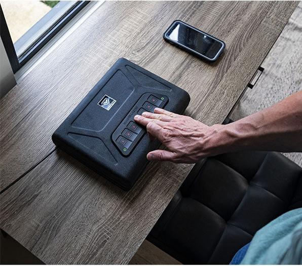 Actual product image Vaultek Mobiler Safe BARIKADE SERIES 2, covert black (biometrisch)