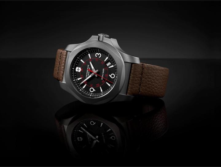 Immagine prodotto Victorinox I.N.O.X. Titanio (Orologio da polso analogico, Fatto in Svizzera, 43 mm)