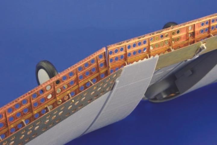 Produktbild Eduard SBD Dauntless landing flaps für Trumpeter Bausatz