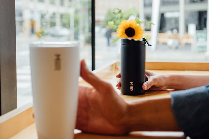 Image du produit Miir Flip Traveler - Gobelet thermique (0.47 l)
