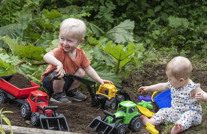 Produktbild Plasto 32 cm grüner Bagger