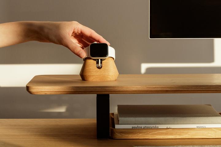 Immagine prodotto Oakywood Supporto magnetico per Apple Watch - Supporto multifunzionale per Apple Watch - Quercia - Legno di q