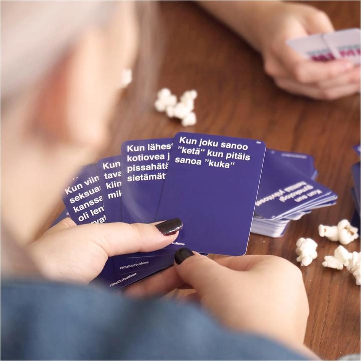Actual product image Martinex Peliko 40861956 board/card game What Do You Meme? 90 min Party (Finnish)