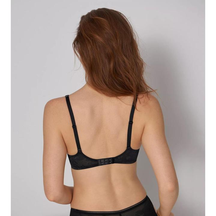 Actual product image Triumph Wild Rose Sensation underwired bra (Single pack, 95 D)
