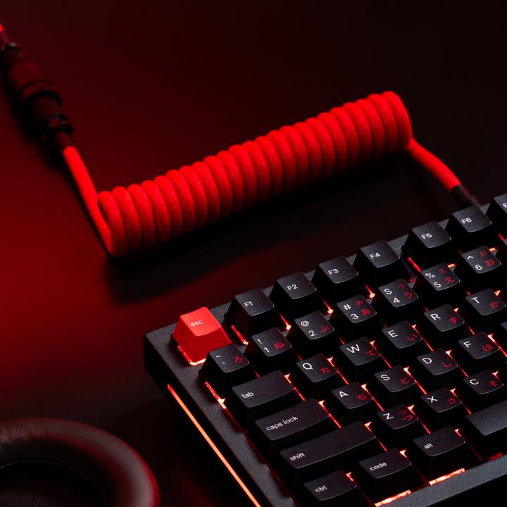 Actual product image Glorious GMMK Coiled Cable Crimson Red, coiled cable, USB-C/USB-A - red/black (1.40 m)