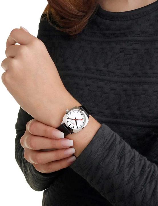 Produktbild Mondaine Petite Cushion (Analoguhr, 31 mm)