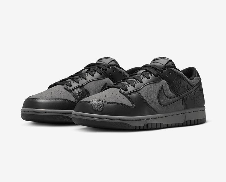 Image du produit Nike Dunk Low - Black Roses - maat 36 (36)